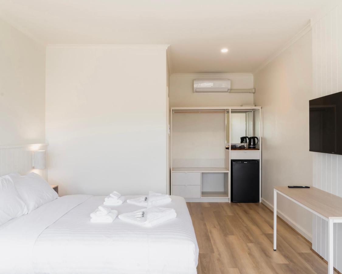 Port Broughton Hotel Экстерьер фото