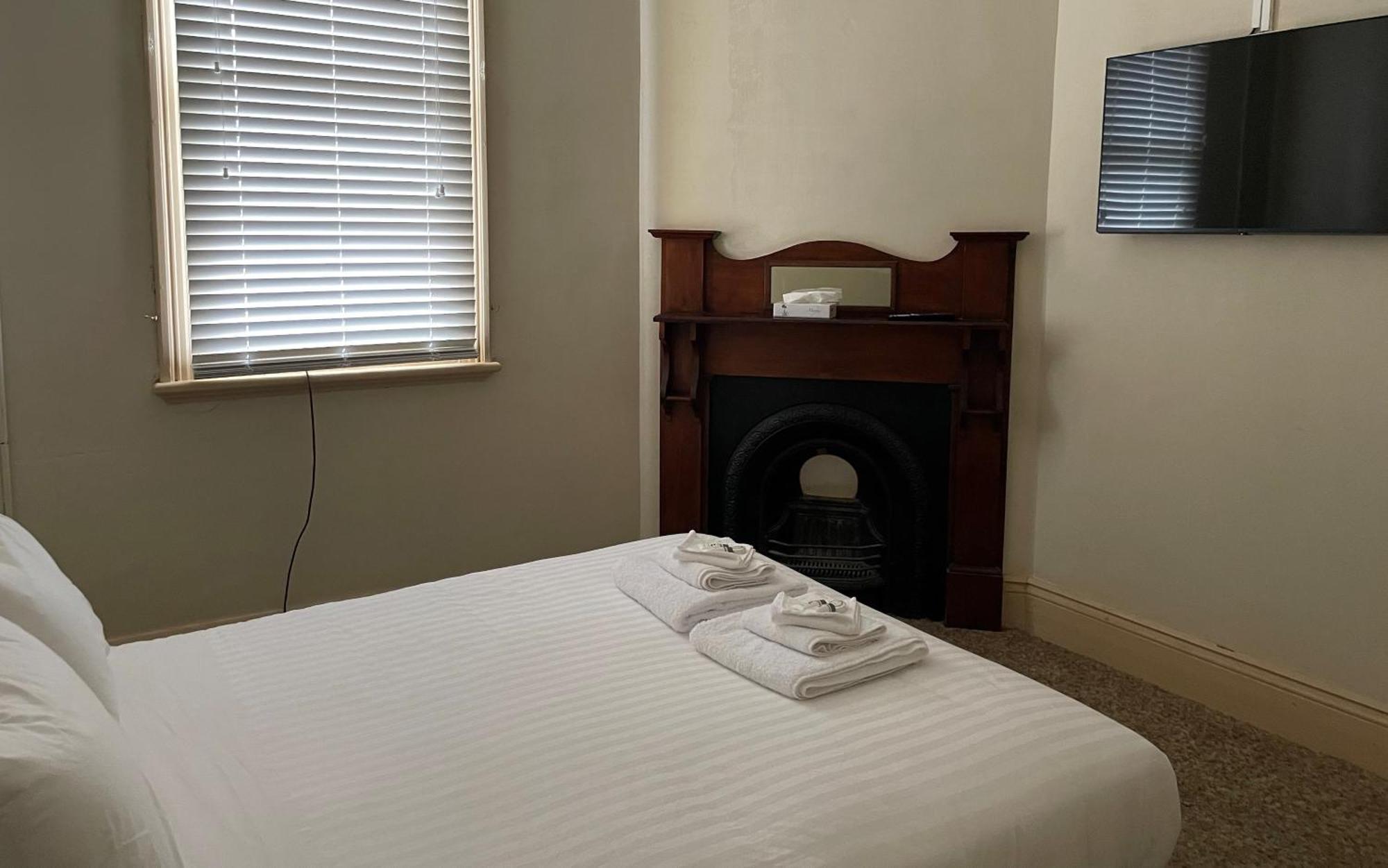 Port Broughton Hotel Экстерьер фото