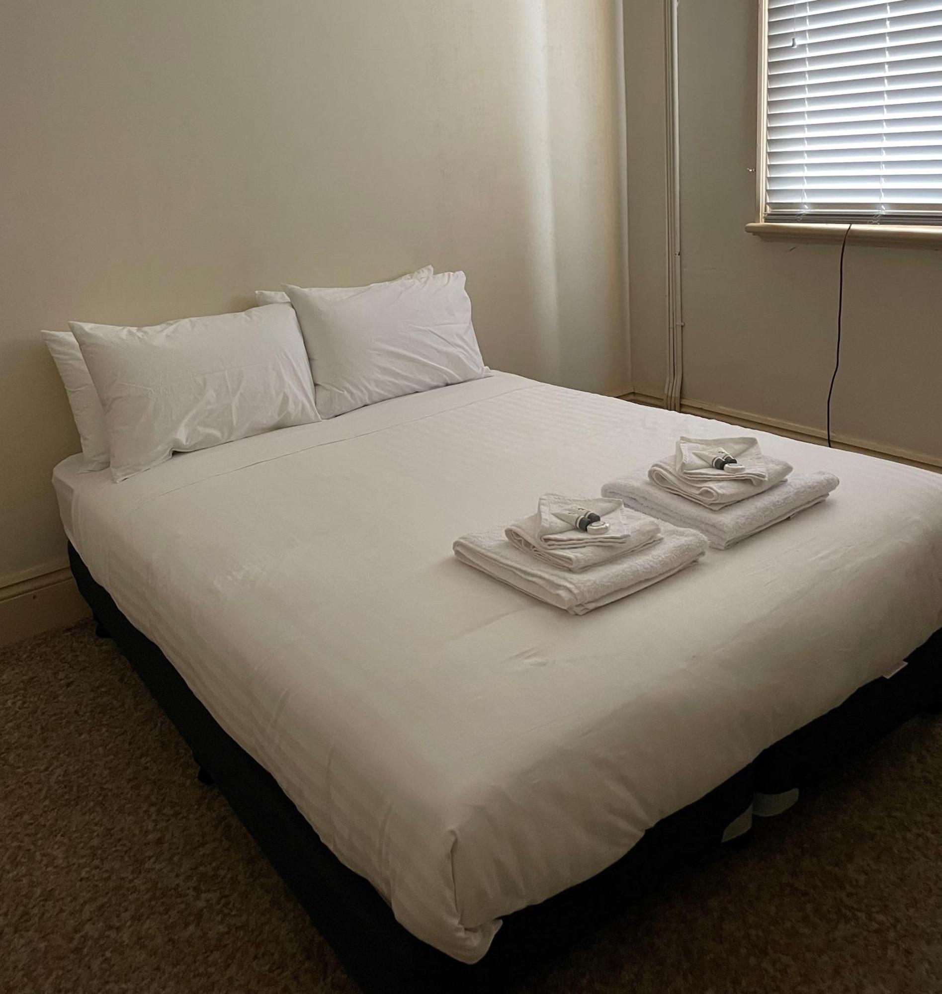 Port Broughton Hotel Экстерьер фото